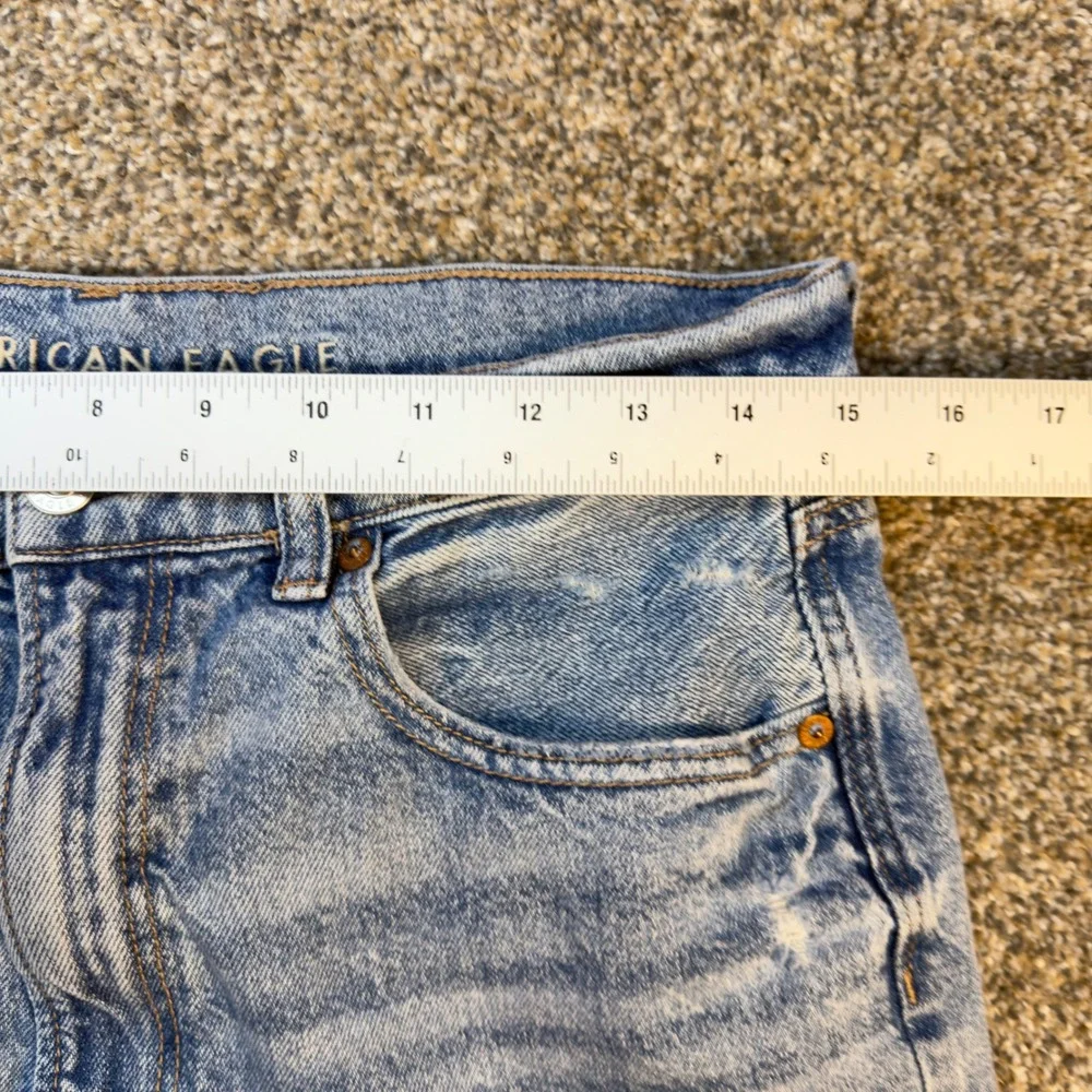 American Eagle Highest Rise Baggy Straight Distressed Denim Shorts Light Wash 10